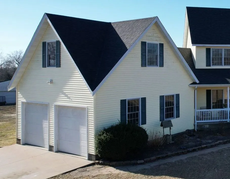 Vinyl siding replacement